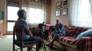 anna Kauber intervista una pastora di 97 anni foto di Adolfo Malacarne